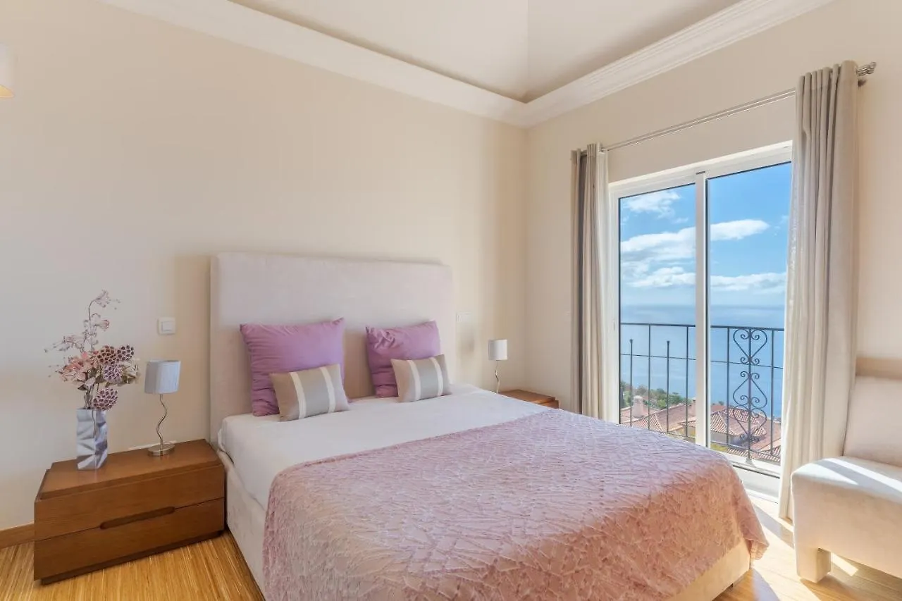 Villa Bougainvillea Palheiro Village By Hr Madeira Funchal   Funchal (Madeira)
